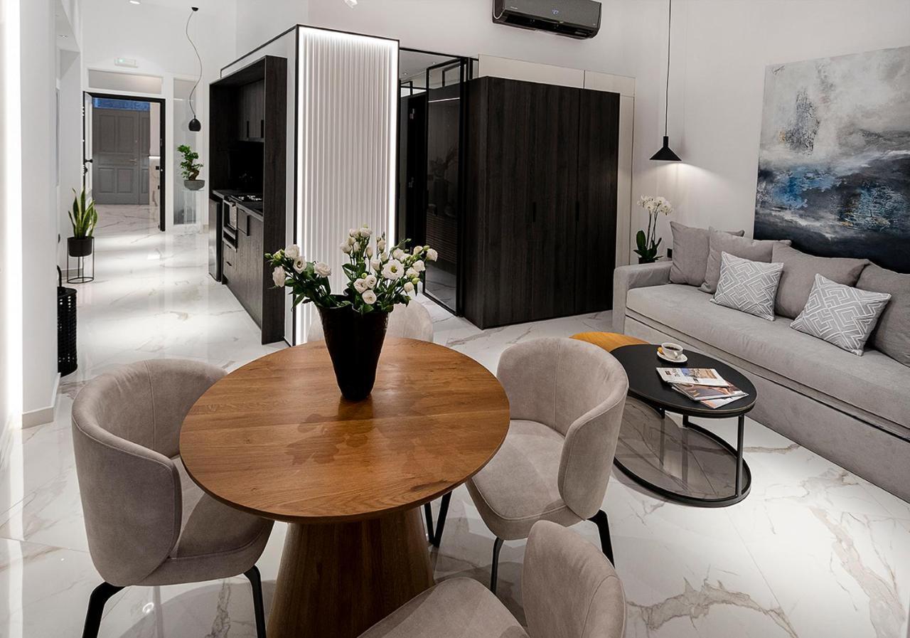 Maison 36 In The Center Of Psyri *